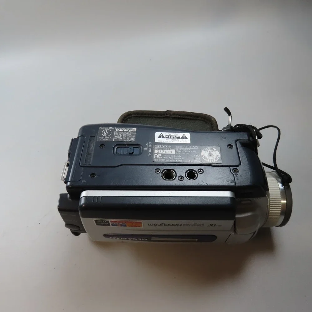Sony DCR-TRV27 Handycam MiniDV Issue Turns On– For Parts/Repair READ